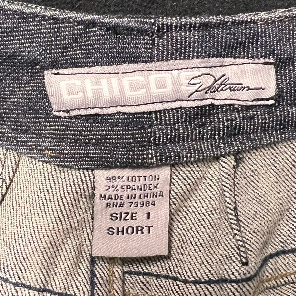CHico’s Platinum JEANS 1 Short US 8S Medium - Picture 4 of 7